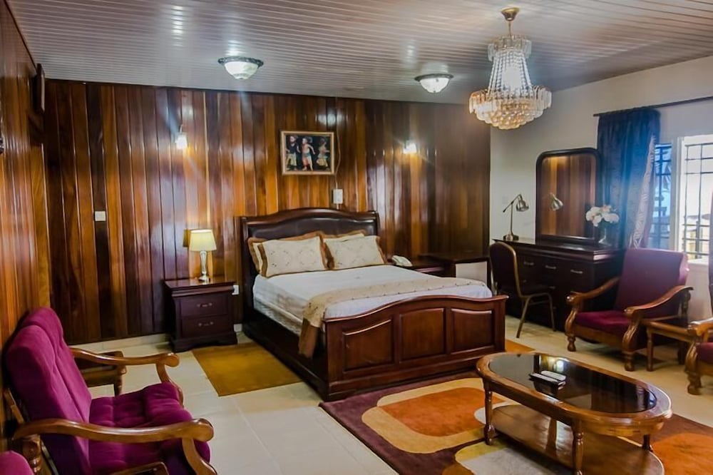 Luxury Suite photo 3