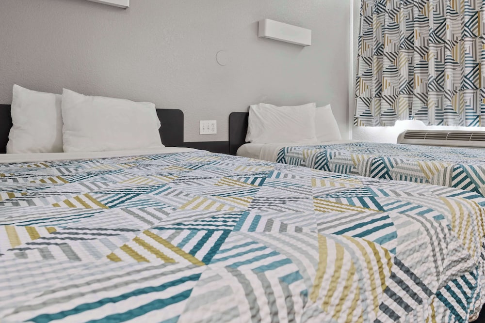Deluxe Room, 2 Double Beds, Non Smoking, Refrigerator photo 2