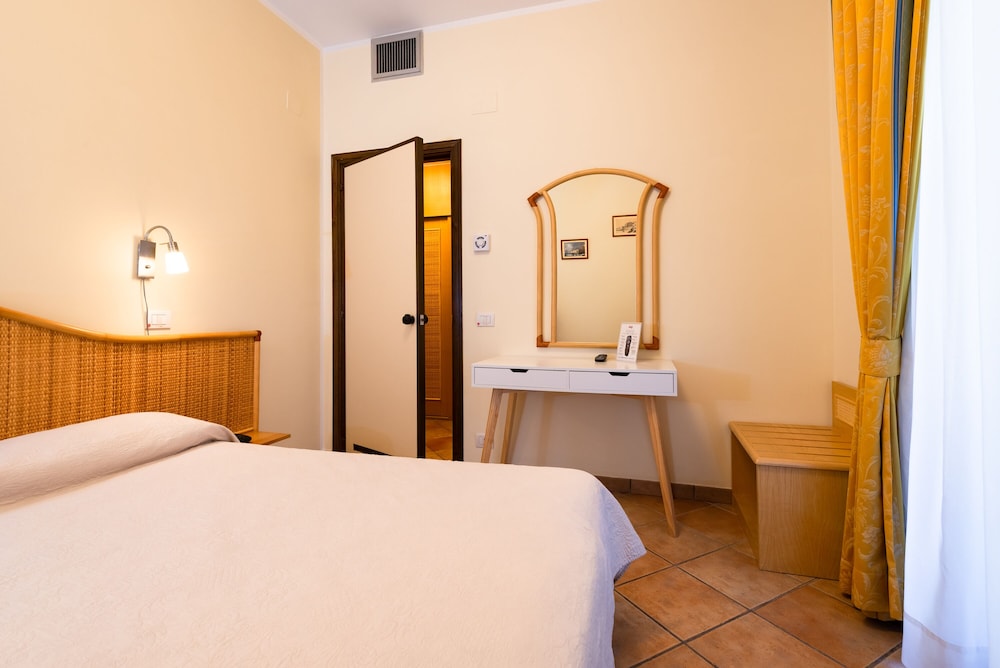 Junior Suite Triple photo 3