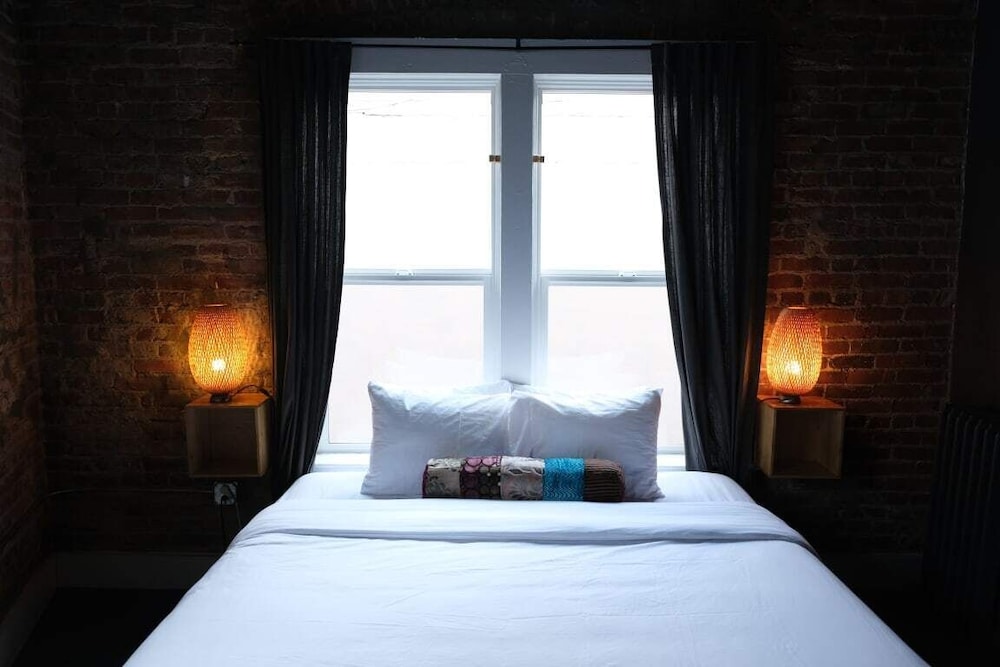 Room, 1 King Bed photo 1