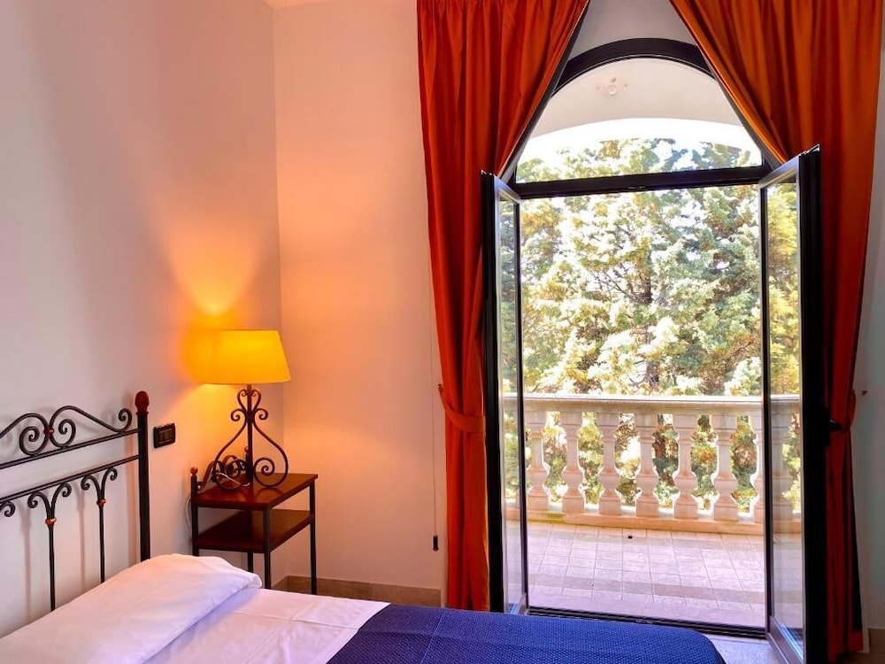 Comfort Quadruple Room, Garden View photo 3