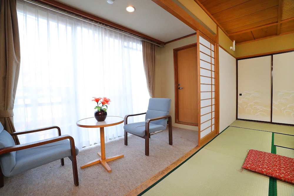 Japanese Style Room for 4 Guests, Smoking - Photo 1