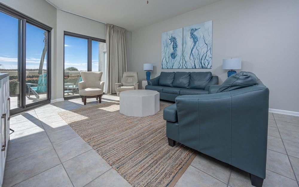 Condo, 3 Bedrooms