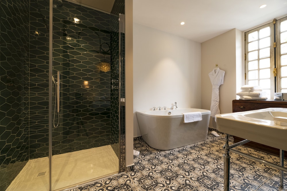 Basic Suite - Photo 2