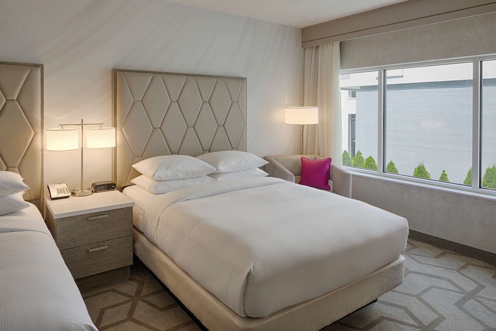 Room, 2 Queen Beds, Accessible, Bathtub (Mobility) - Photo 2