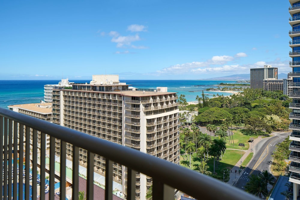 Premium Suite, 1 Bedroom, Ocean View, Corner (Balcony) thumbnail 6