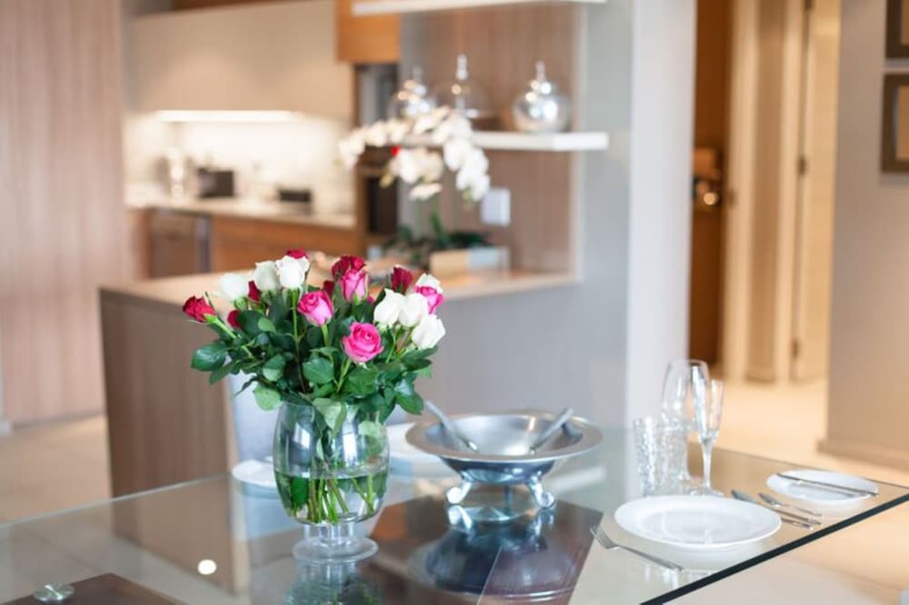 Luxury Two-Bedroom Apartment - Photo 2