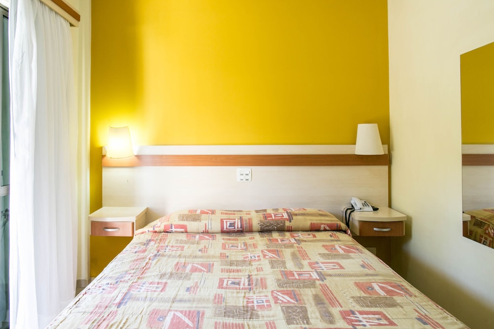 Traditional Suite - Photo 2