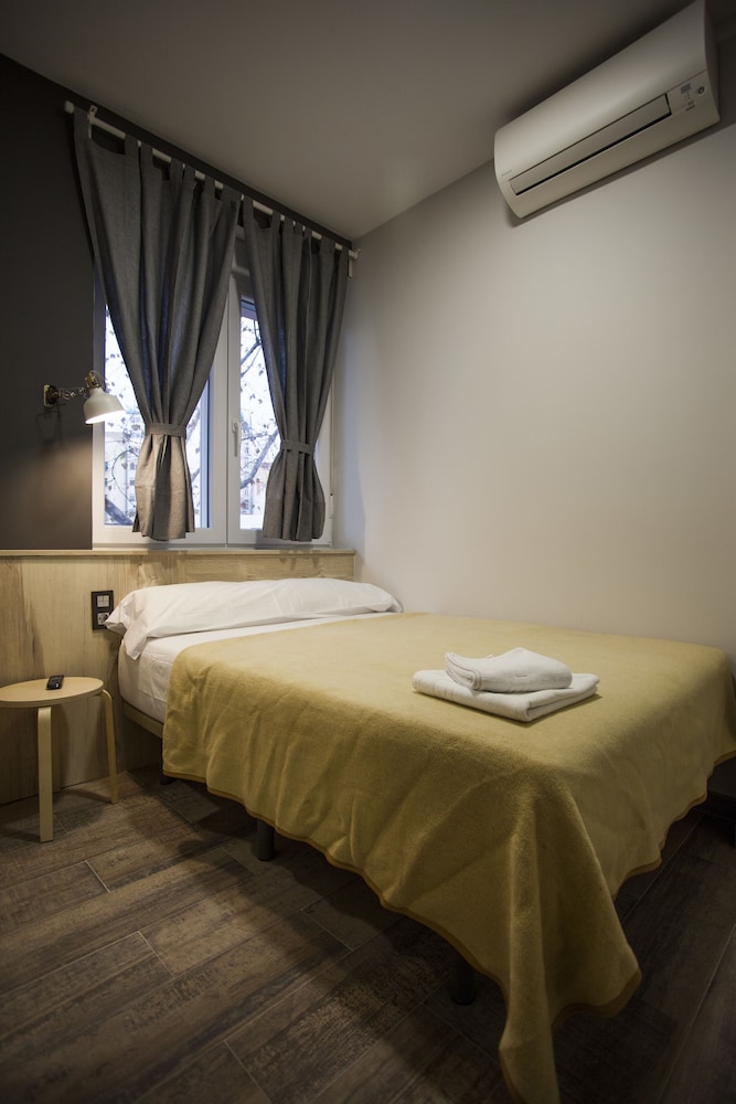 Economy Double Room photo 2