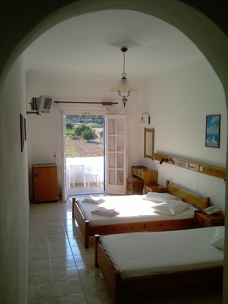 Standard Triple Room - Photo 3