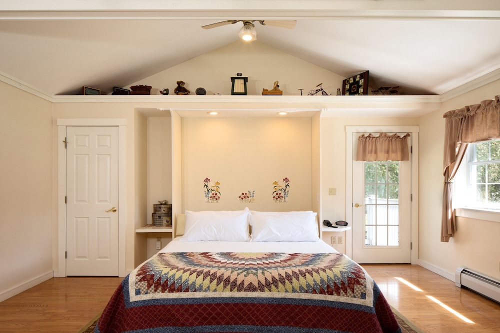 Camden King Suite - Not Pet Friendly - Photo 1