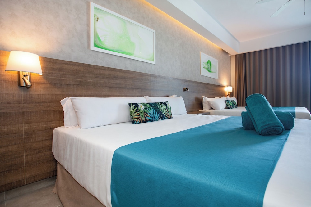 Luxury Suite - Photo 6