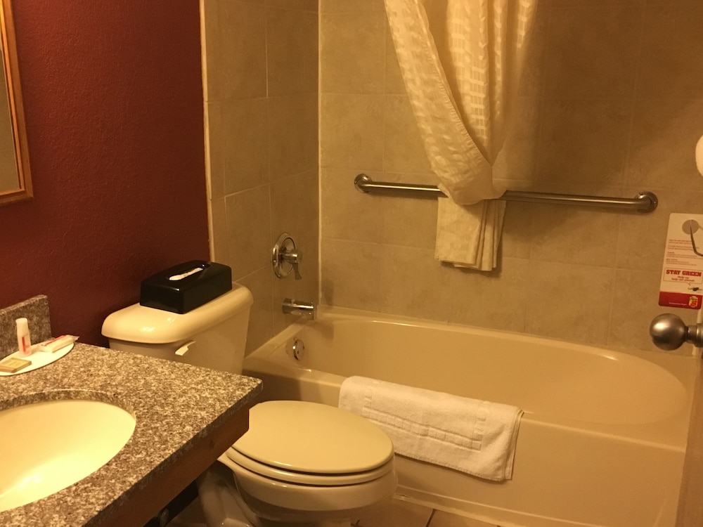 Standard Room, 1 King Bed - Photo 3
