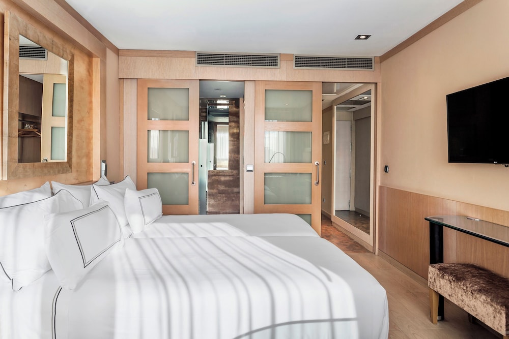 Melia Twin Room