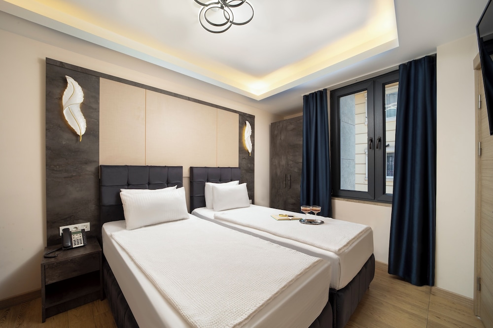 Traditional Double or Twin Room photo 1
