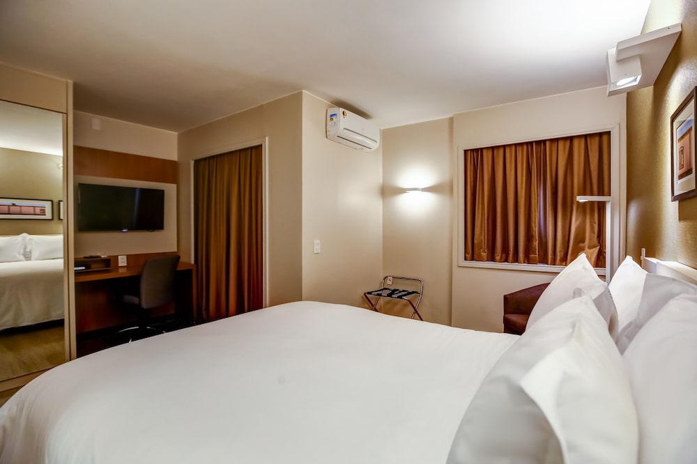 Business Suite, 1 Queen Bed, Non Smoking - Photo 2