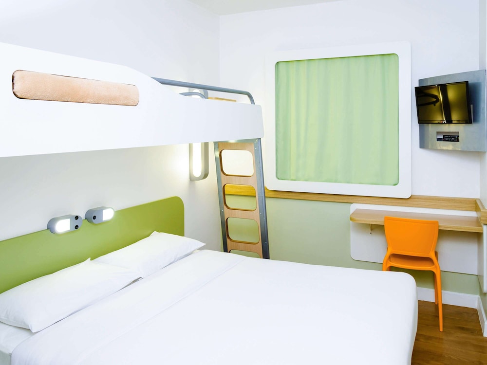 Apartment, Multiple Beds