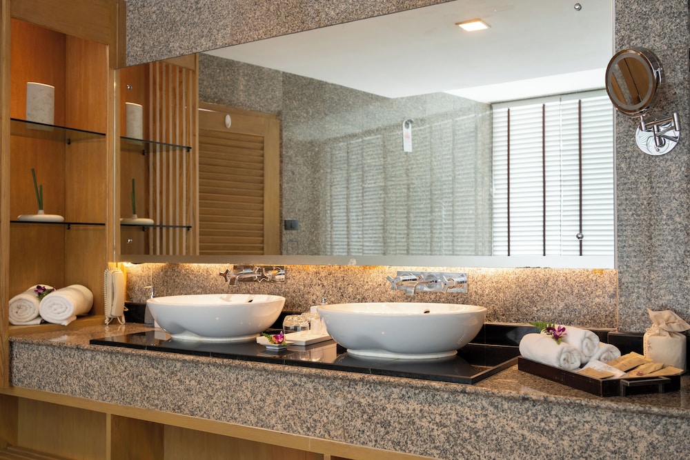 Grand Seaview Suite photo 3
