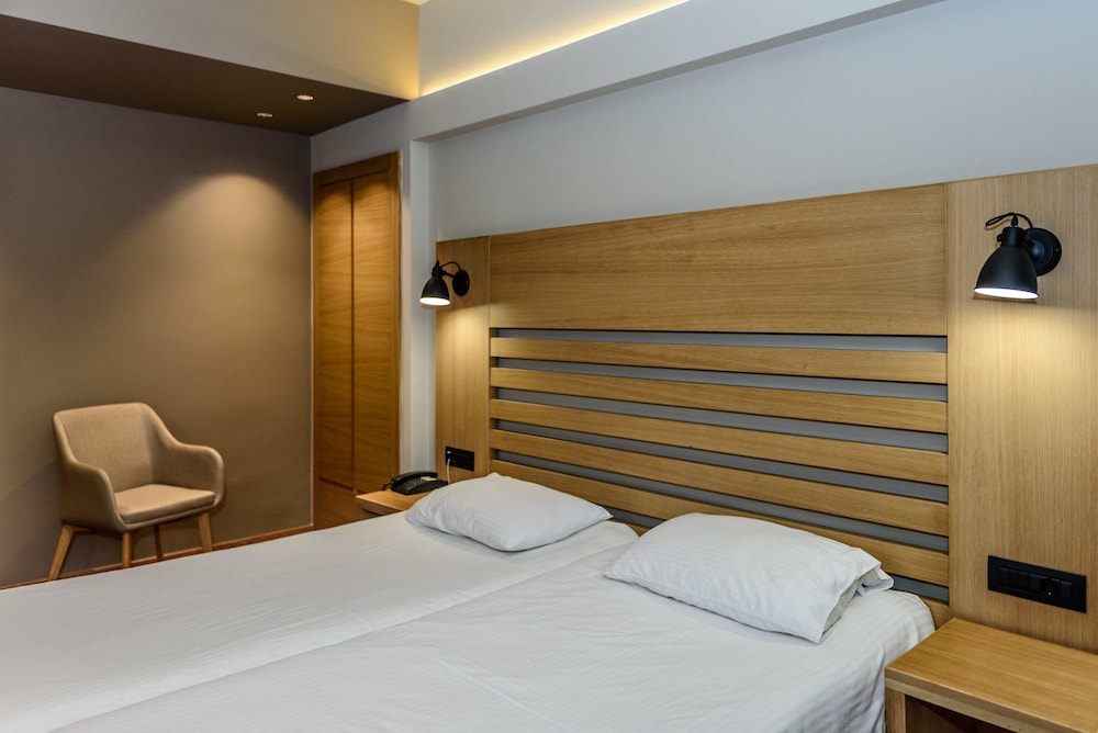 Standard Double or Twin Room, Balcony, Partial Sea View