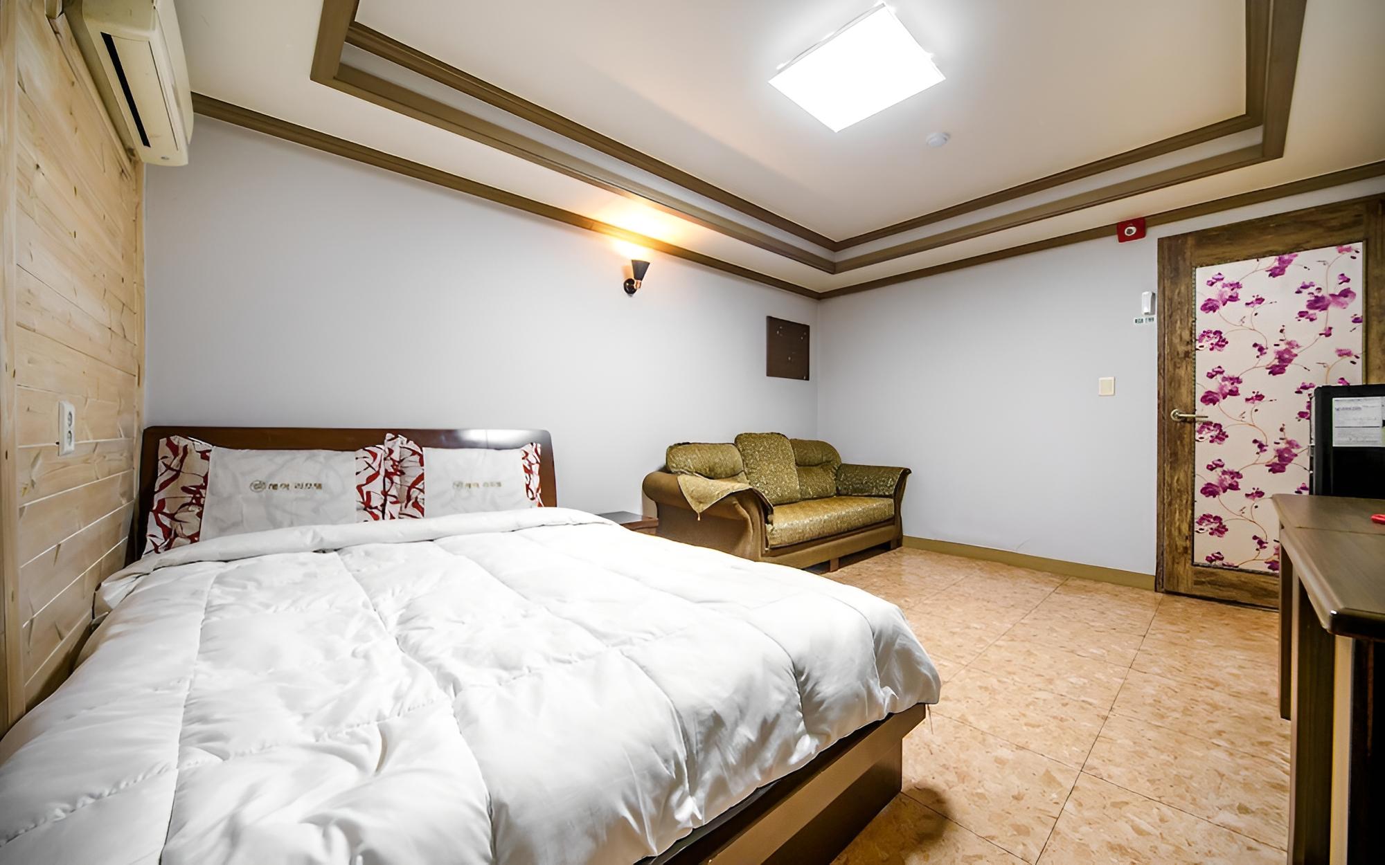 Room (Business room) - Photo 10