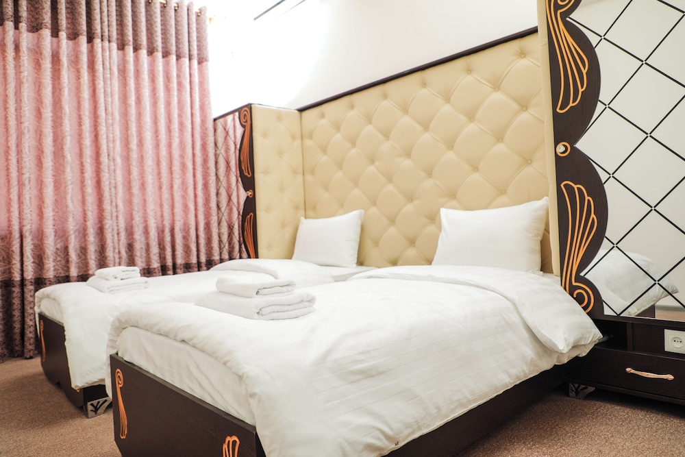 Basic Twin Room, 2 Twin Beds photo 2