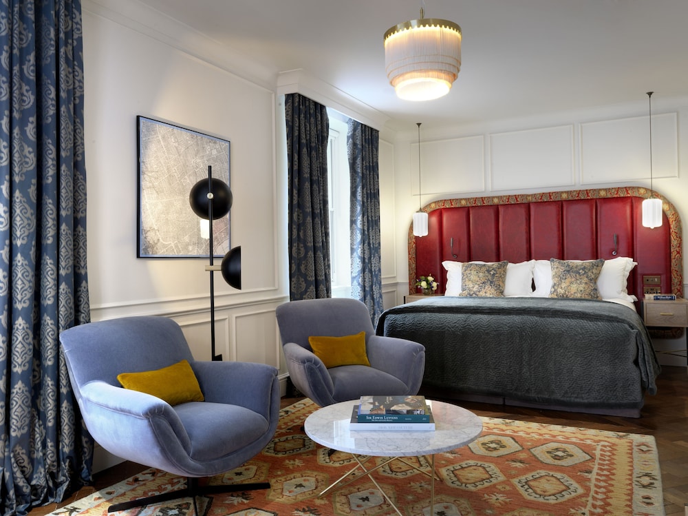 Luxury Studio Suite, 1 King Bed photo 1