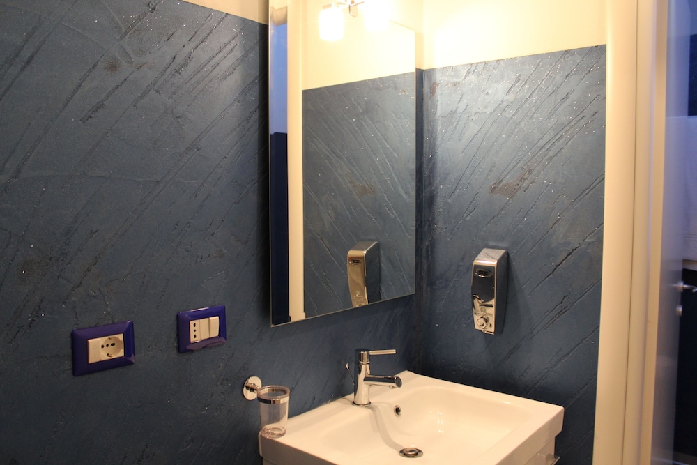 Deluxe Quadruple Room (Rossa) photo 3