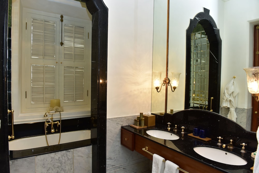 Historical Suite, Suite, 1 King Bed, City View photo 2