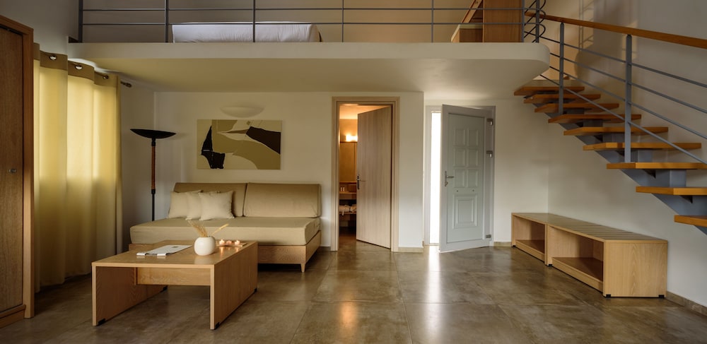 Loft, Jetted Tub