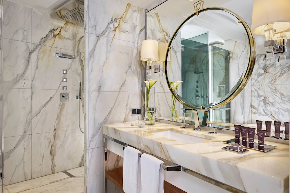 Royal Suite, 1 Bedroom thumbnail 5