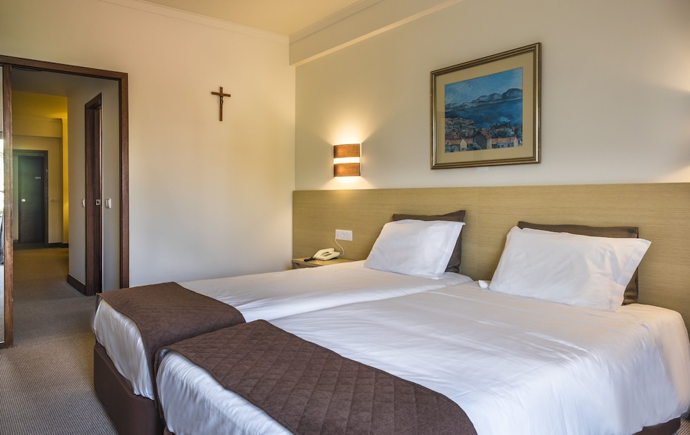 Twin Room - Photo 1