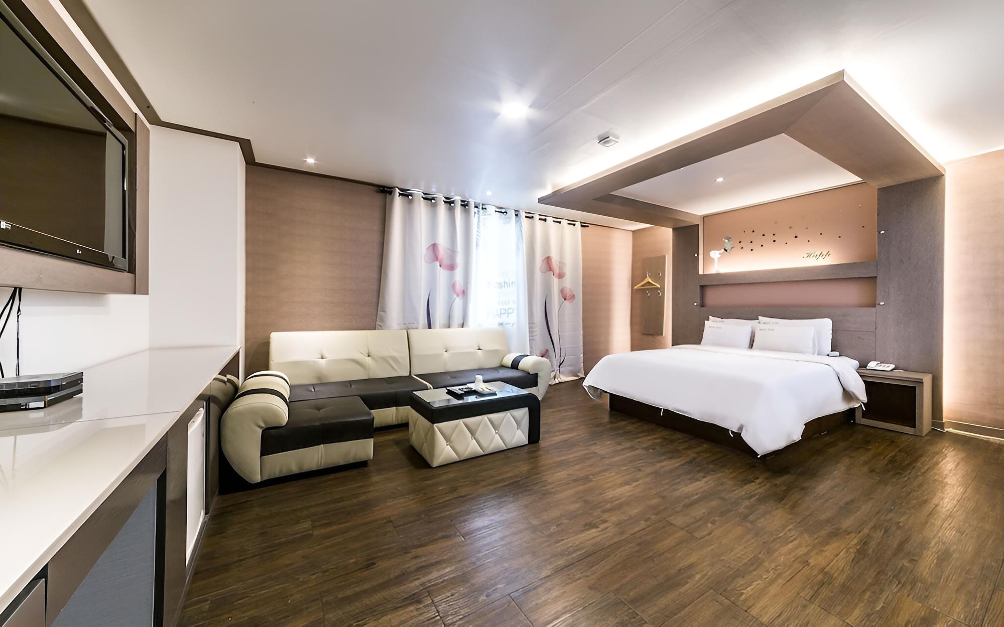 Room (Luxury Suite) photo 1