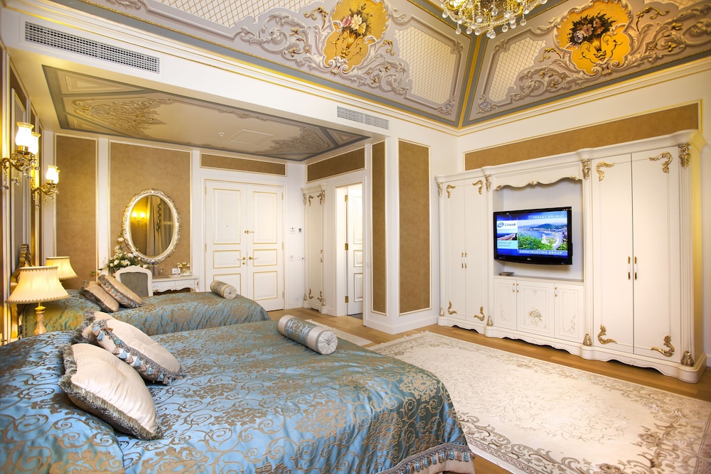 Suite - Photo 3
