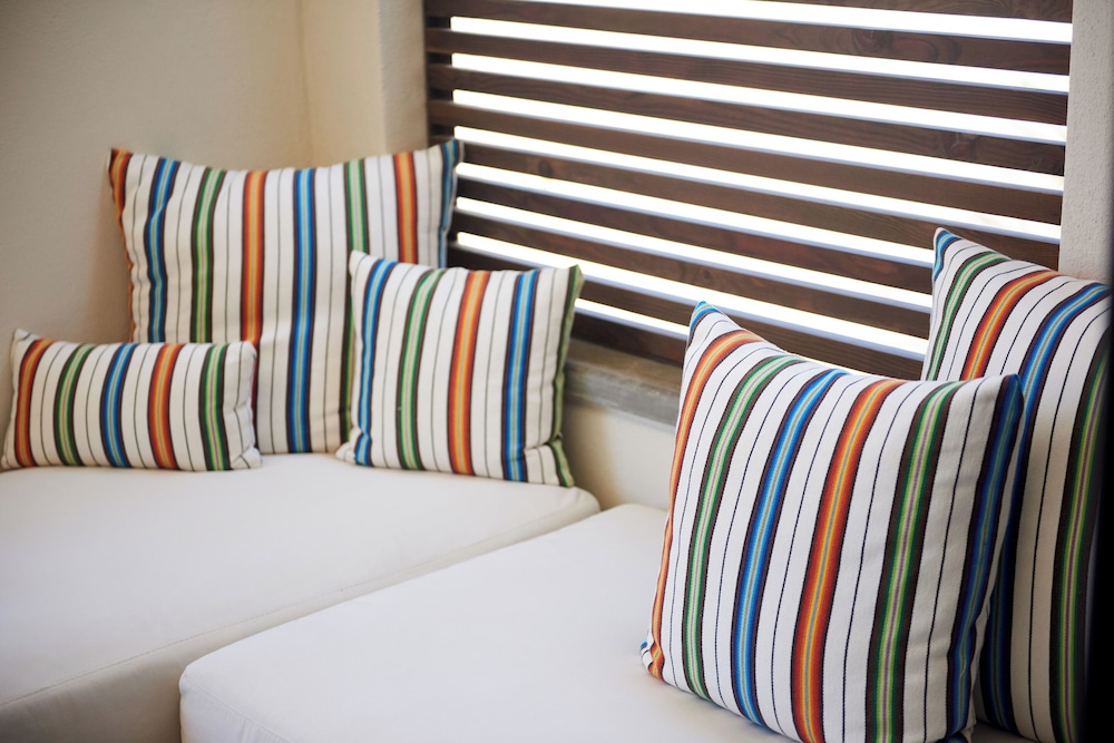 Room, 1 King Bed (Ocean) photo 2