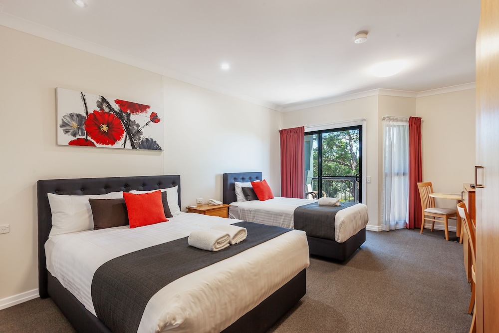 Queen Single Room (Triple)