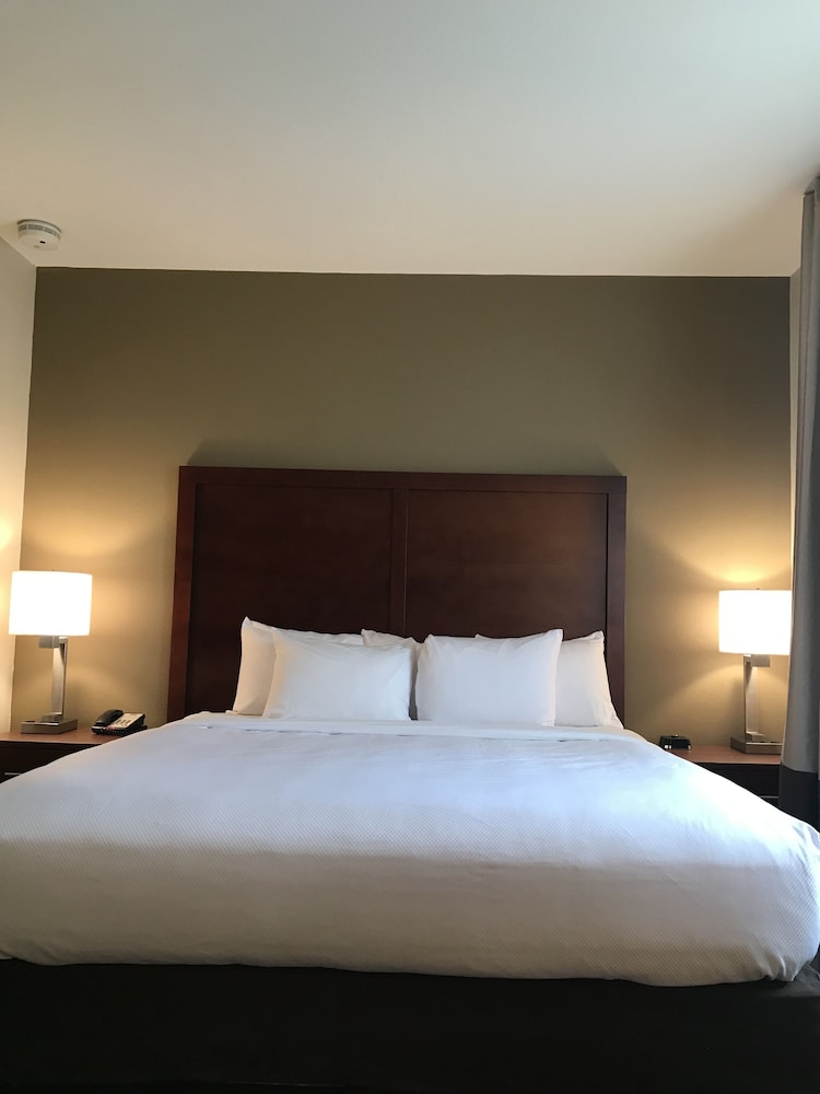 Room, 1 Queen Bed, Non Smoking - Photo 2
