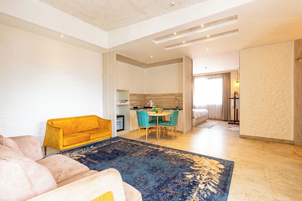 Penthouse - Photo 4
