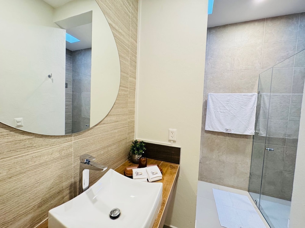 Deluxe Double Room, Balcony, City View photo 2