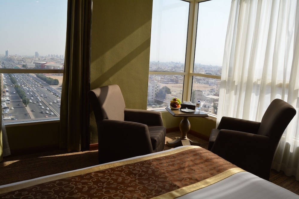 Executive Suite, 1 King Bed - Photo 5