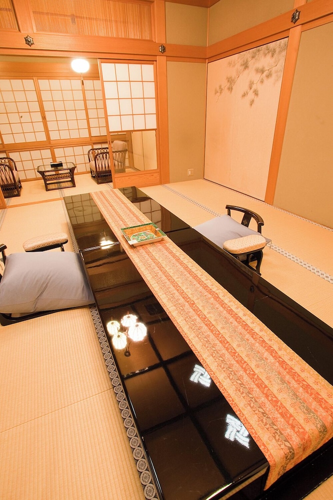 Traditional Suite photo 2