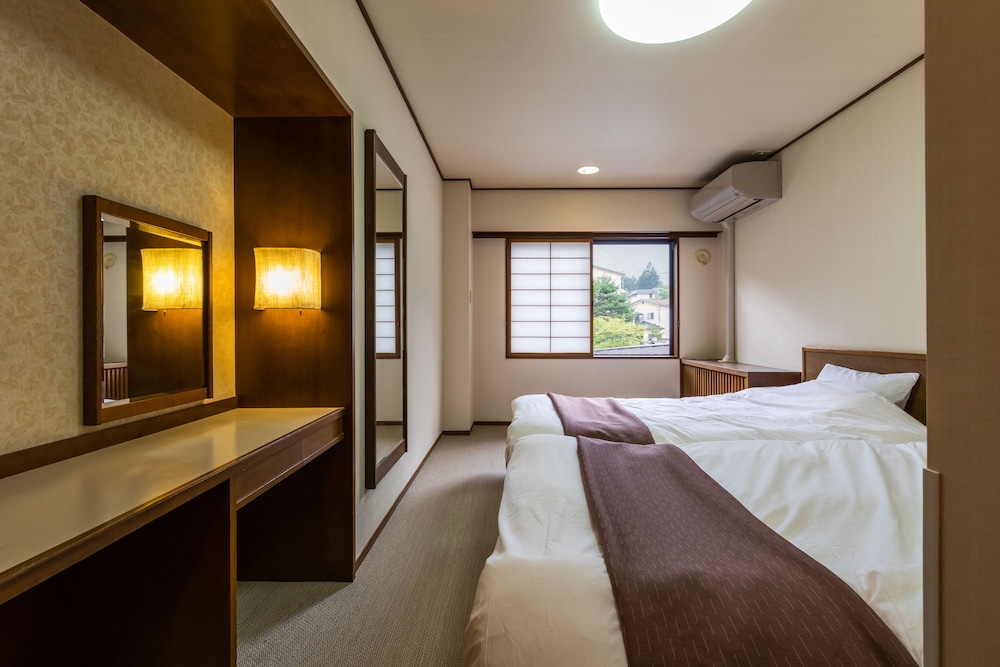 Twin Room, Non Smoking (Run of house) - Photo 1