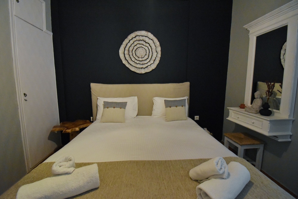 Design Apartment (Separate Apartment  50m from the hotel) photo 2