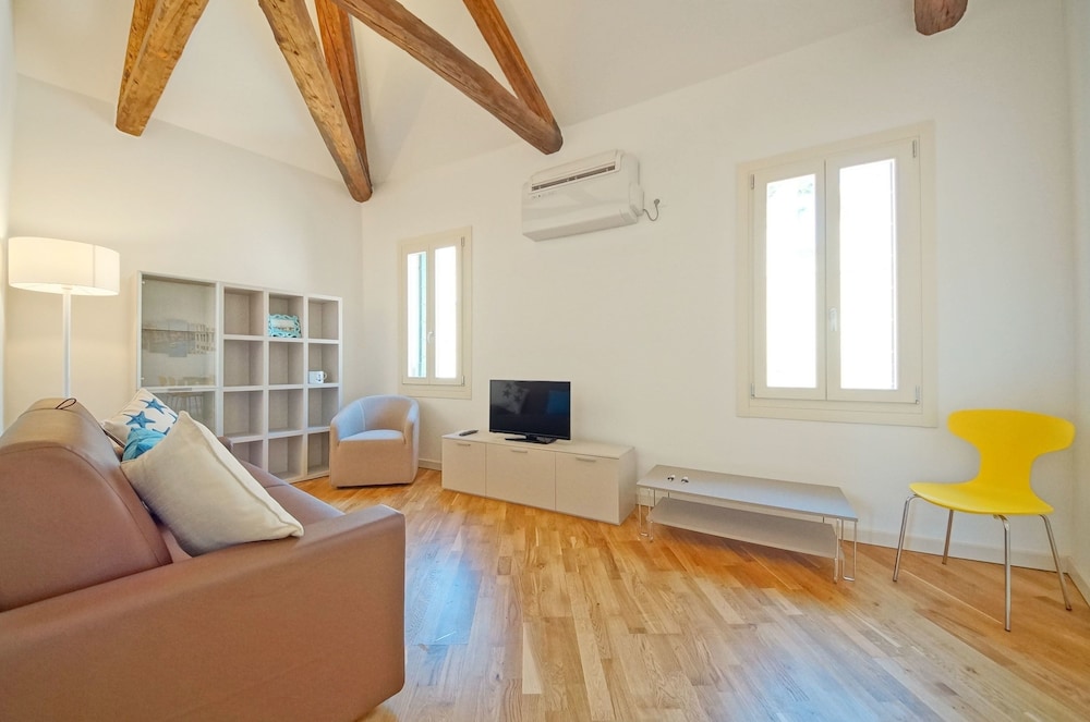 Apartment, 1 Bedroom photo 2