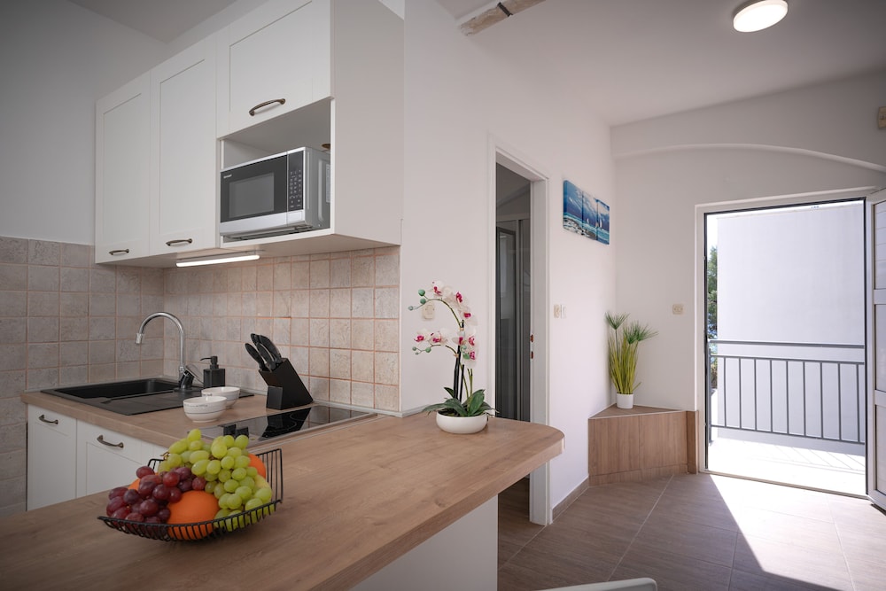 Classic Studio, Balcony, Beachfront photo 2