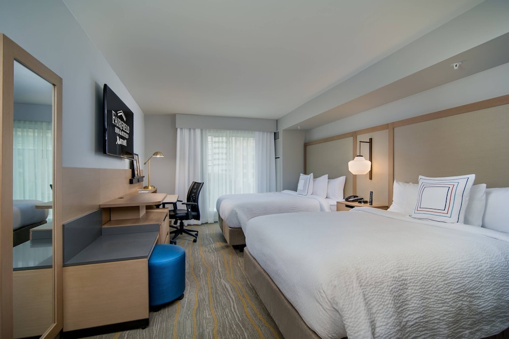 Room, 2 Queen Beds (Mobility Accessible, Tub) - Photo 3