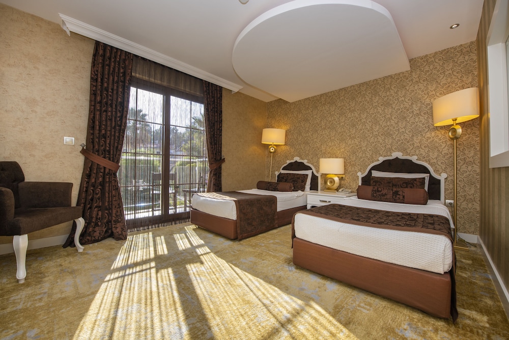 Luxury Double or Twin Room photo 1