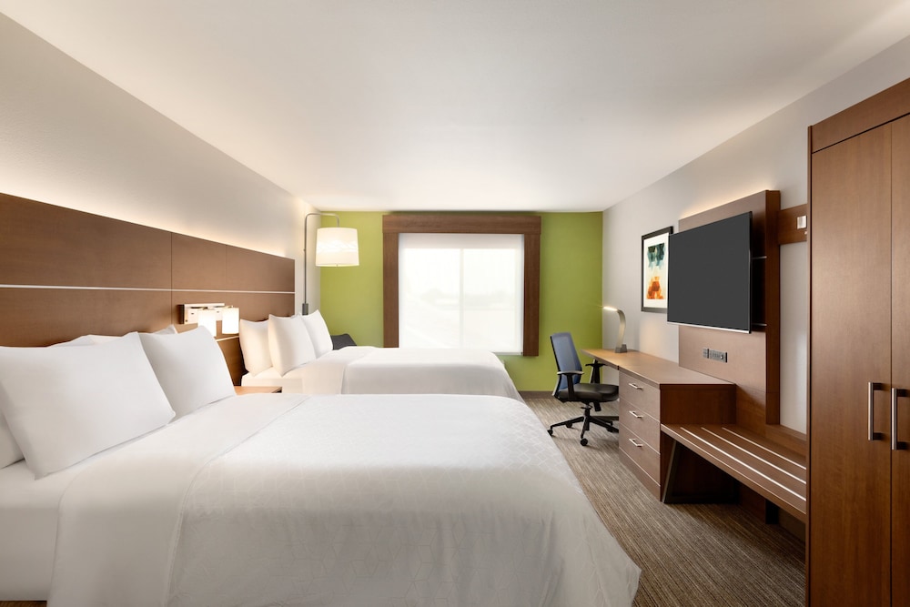 Suite, Multiple Beds - Photo 4