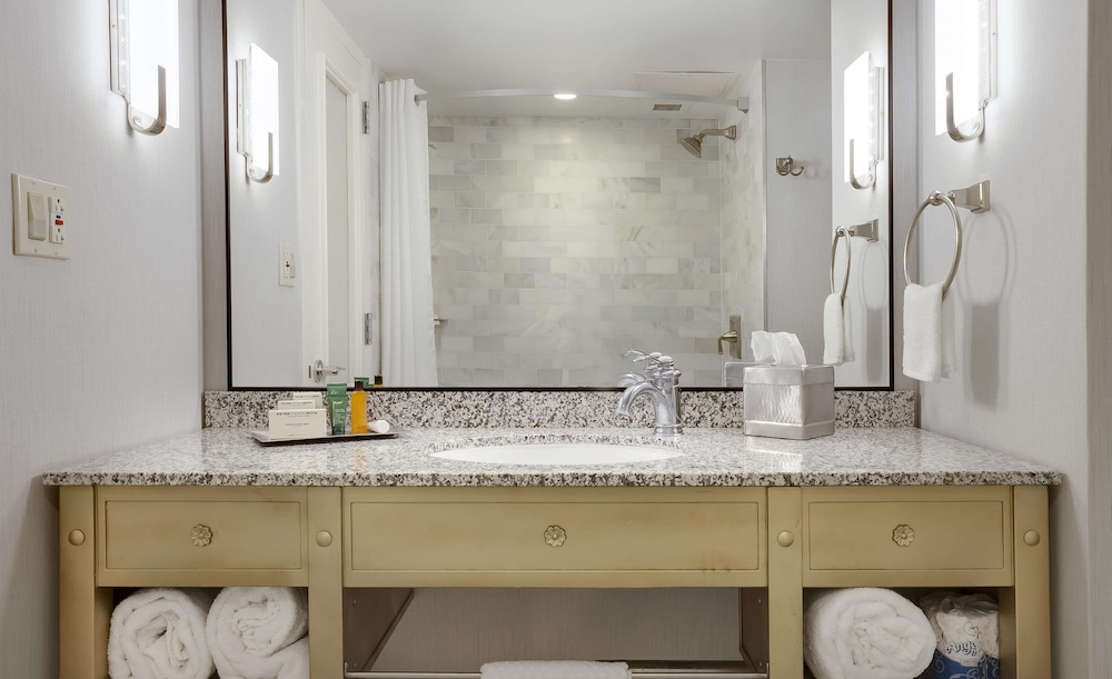 Standard Room, 1 King Bed (View)