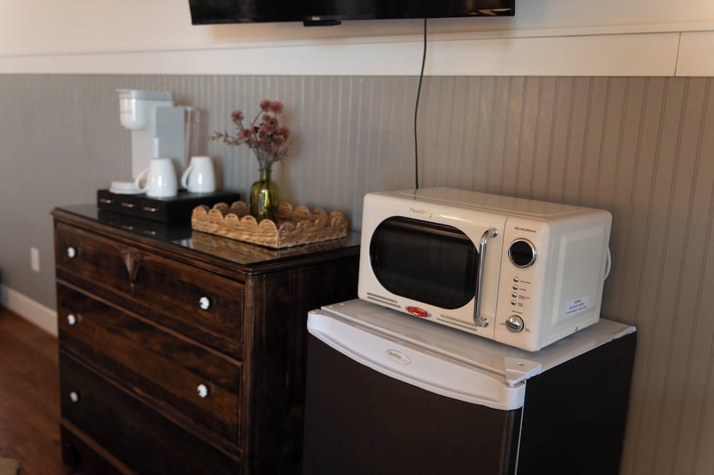 Superior Double Room, 1 King Bed, Non Smoking, Lake View - Photo 3
