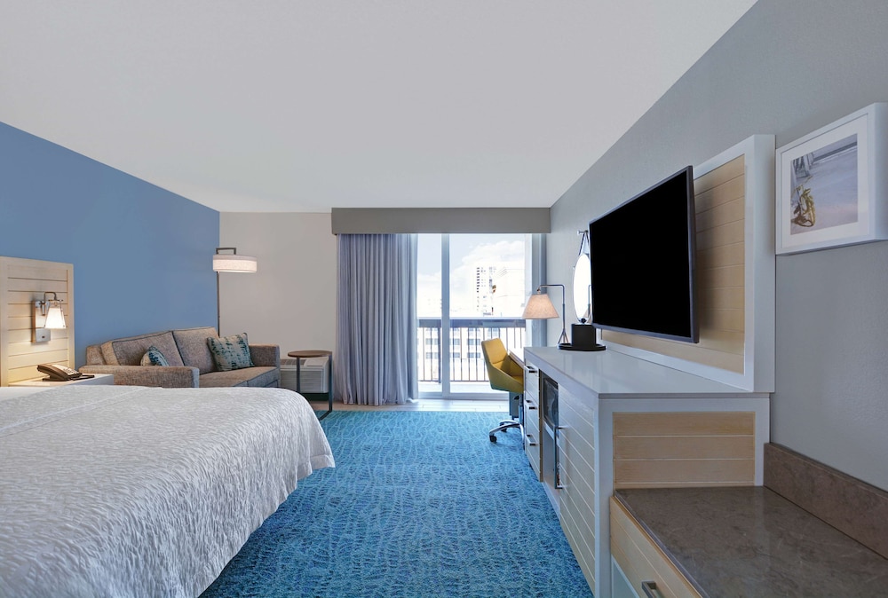 Room, 1 King Bed, Accessible - Photo 3